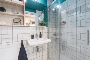 Studio, Non Smoking | Bathroom - Student Only Plaza Castilla (Madrid)