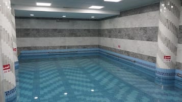 15 indoor pools