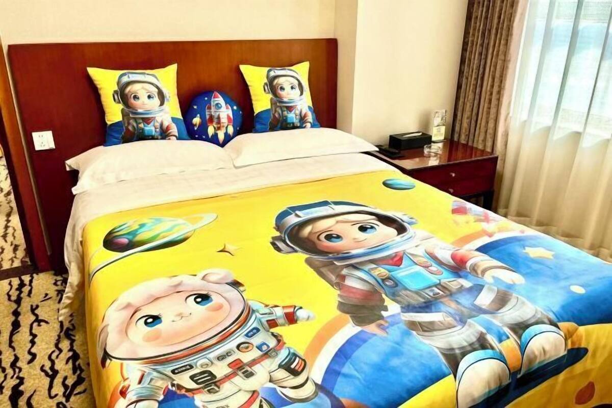 Cots/infant beds
