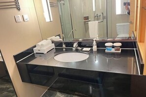 Bathroom - Shijiazhuang Meilihua Hotel (Shijiazhuang)