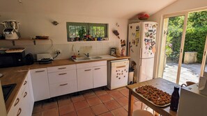 Frigorifero, microonde, forno, lavastoviglie
