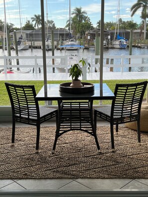 Outdoor dining - Fort Myers Beach Condo at the popular Boardwalk Capers! (Fort Myers Beach)