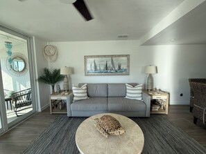 Een smart-tv en een stereo