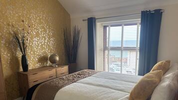 2 bedrooms, iron/ironing board, free WiFi, bed sheets