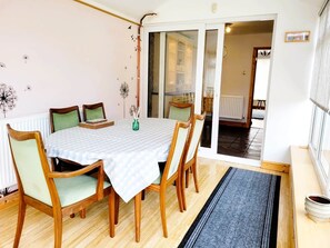 Dining - Popular 3 Bed Cheltenham Home, Parking, Quiet Area (Cheltenham)