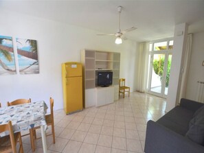 Villa, 2 Bedrooms, Balcony, Garden View | Kemudahan bilik