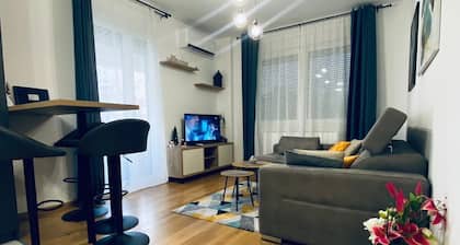 Charming 2-bedroom apartment with AC, WiFi in cool Banjaluka