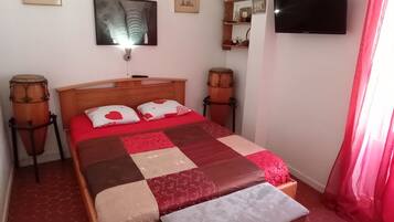 4 soverom, strykejern/-brett og sengetøy