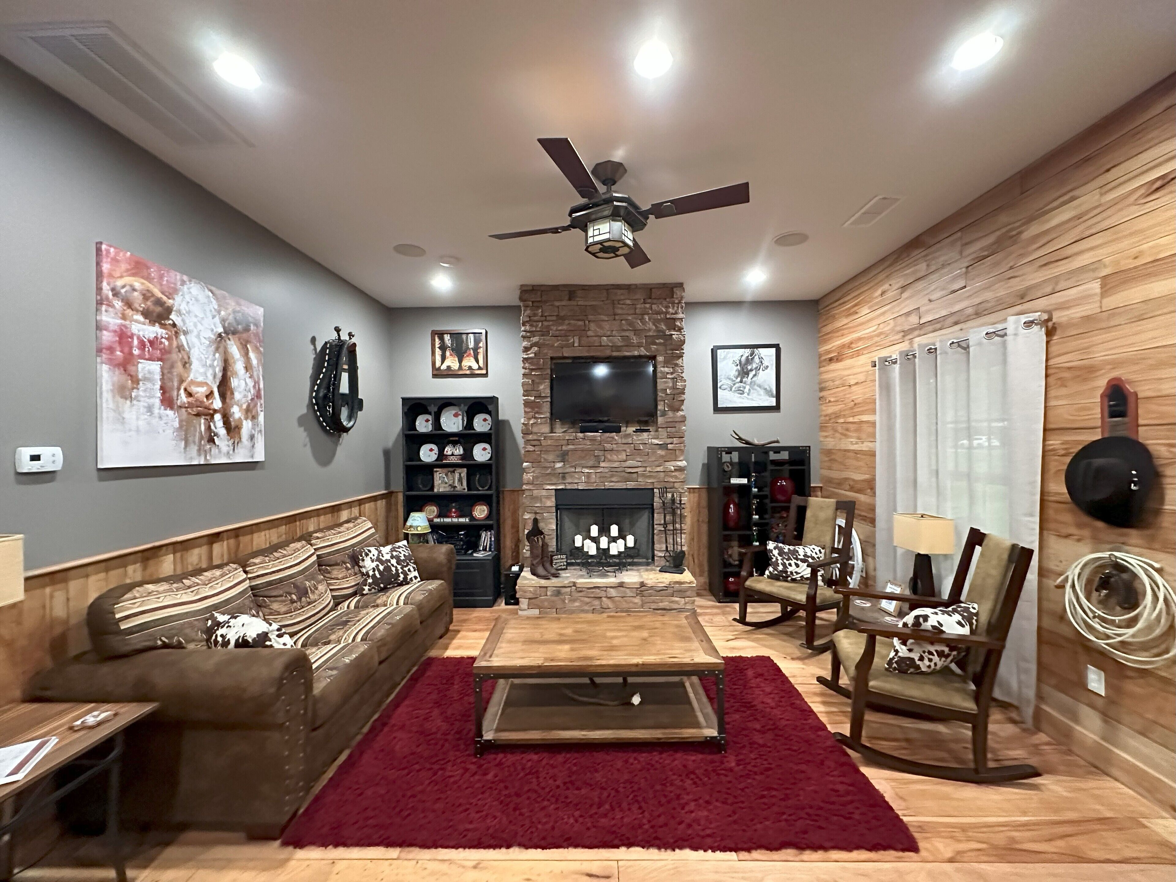 Smart TV, DVD player, stereo