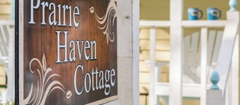 Prairie Haven: Spacious Private Cottage in Cajun Country with 2 Bedrooms, Jetted Tub, and Garden Views
