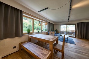 Comfort Apartment, 2 Bedrooms, Mountain View | Living area | 50-inch flat-screen TV with cable channels - Apartment Westside Top 9 (Saalbach)