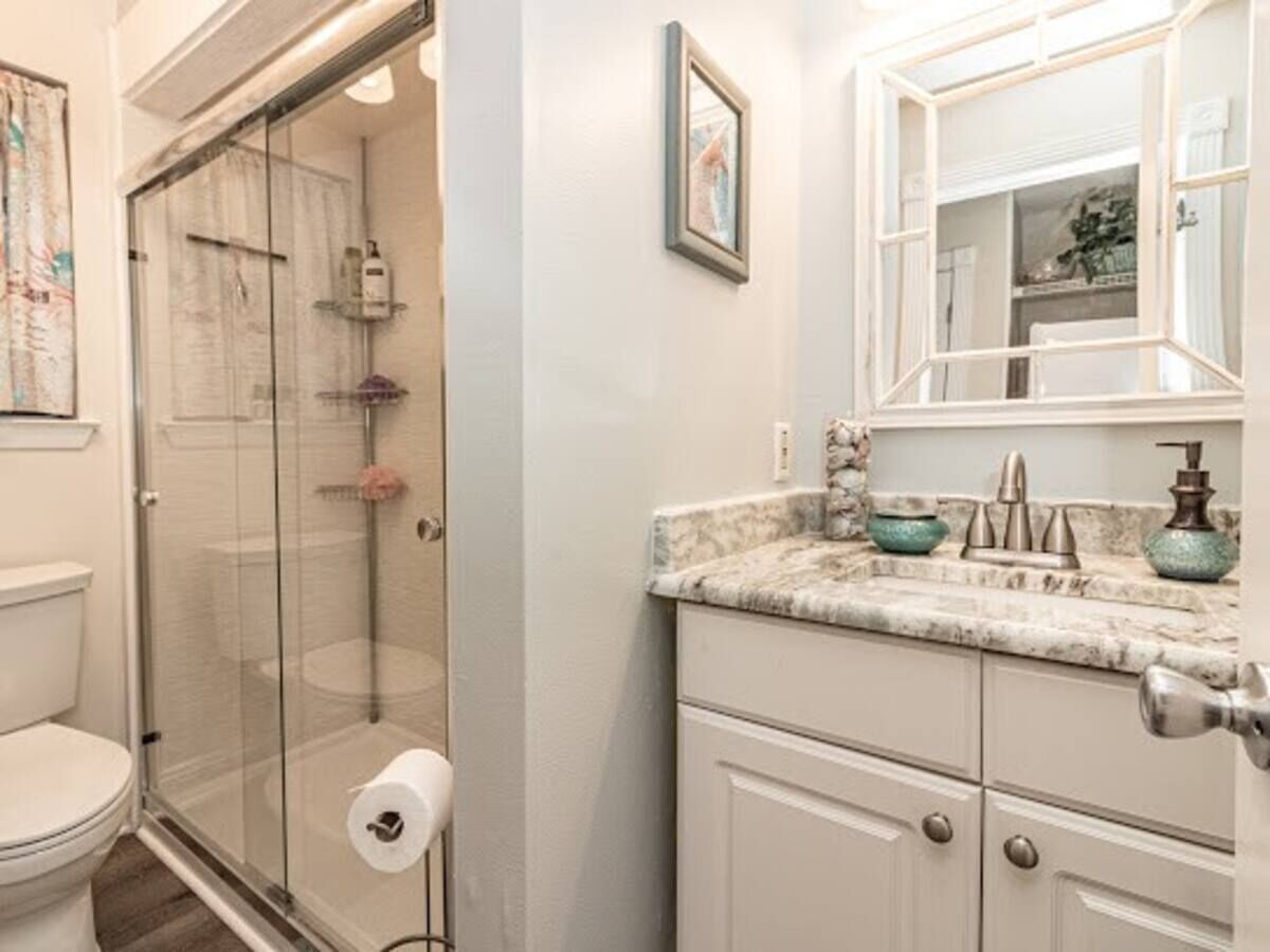 シャワー、ヘアドライヤー、タオル、石鹸