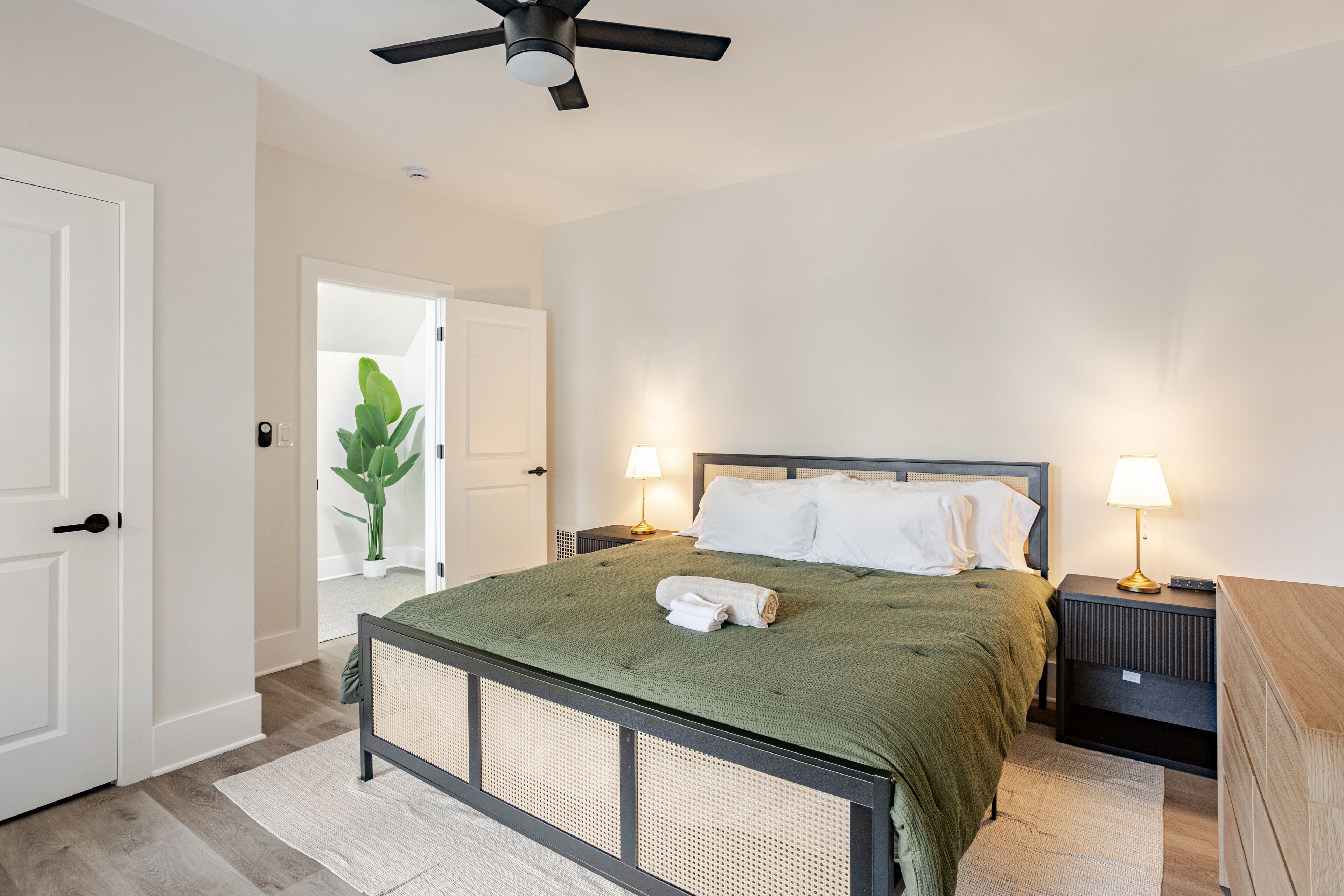 3 chambres, bureau, fer et planche à repasser, Wi-Fi gratuit