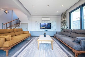 Smart TV - Villa Dove Evi - Three Bedroom Villa, Sleeps 6 (Oludeniz)