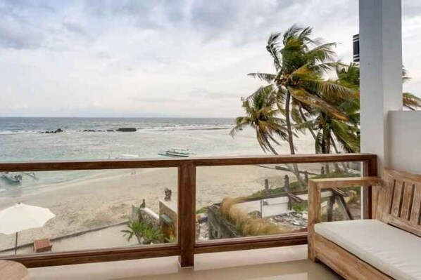 Room - Utama Villas Beach Front Candidasa (Bali)