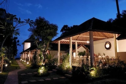 Utama Villas Beach Front Candidasa