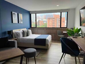 1 bedroom, WiFi, bed sheets - Modern Suite / Coworking+Gym, WiFi 300MB, AC (Unknown)