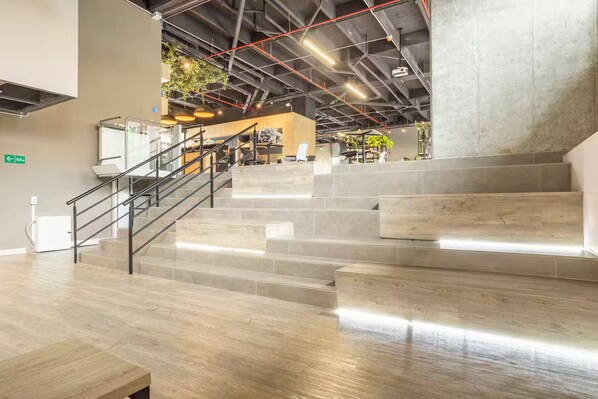 Interior - Modern Suite / Coworking+Gym, WiFi 300MB, AC (Unknown)