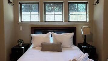 2 habitaciones, tabla de planchar con plancha, wifi y ropa de cama