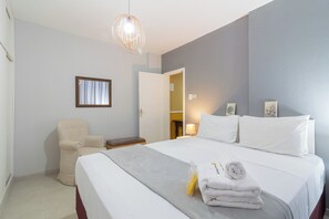 Basic Apartment | Blackout drapes, iron/ironing board, free WiFi - 5min da Praia do Leblon - AP403 (Rio de Janeiro)