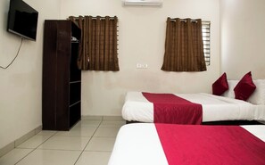 Deluxe Quadruple Room | Free WiFi - Hotel Shiv Parvati (Ujjain)