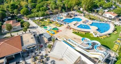ZEcamping 4 étoiles familial piscine chauffée locatif BBQ clim 36m2