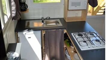 雪櫃、微波爐、爐具