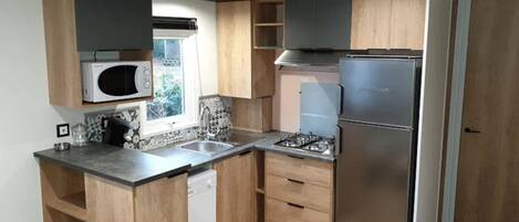 Refrigerador, microondas, parrilla de estufa y lavavajillas