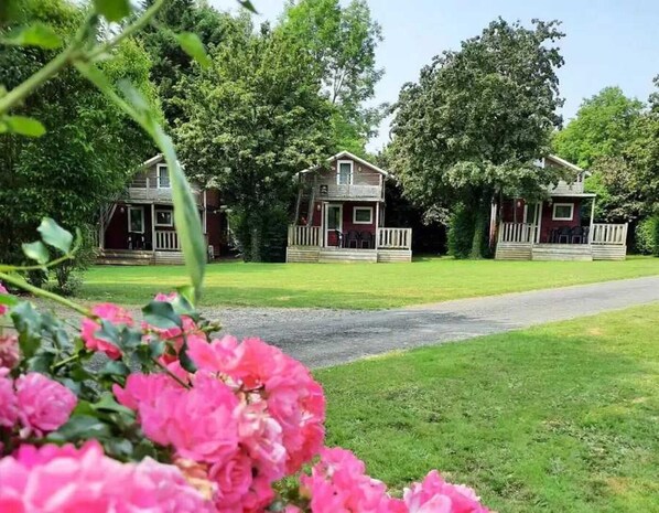 Property grounds - Camping 4 étoiles - Piscine - ccbahh0 (Secondigny)