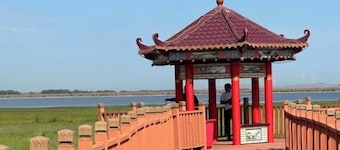 LongYuan Holiday Hotel