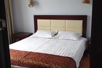 LongYuan Holiday Hotel