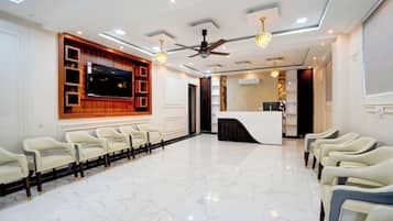 Quầy tiếp tân