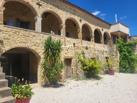Fachada da propriedade