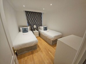 3 habitaciones, tabla de planchar con plancha y wifi gratis 