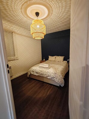 1 chambre, fer et planche Ă repasser, Wi-Fi, draps fournis