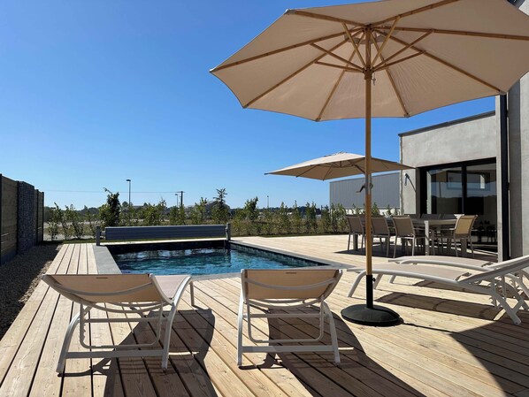 Outdoor pool, a heated pool