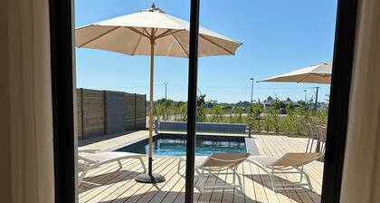 NOUVEAUTĂ : Villa avec piscine et grande terrasse face au coucher de soleil