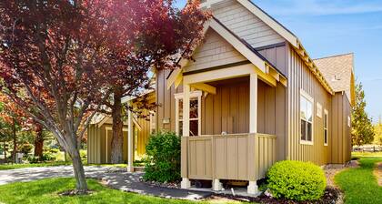 Cozy home w/ patio & bbq grill, access to Eagle Crest Resort amenities