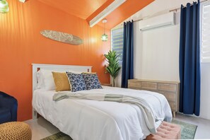 3 makuuhuonetta, silitysrauta/-lauta, ilmainen Wi-Fi, vuodevaatteet