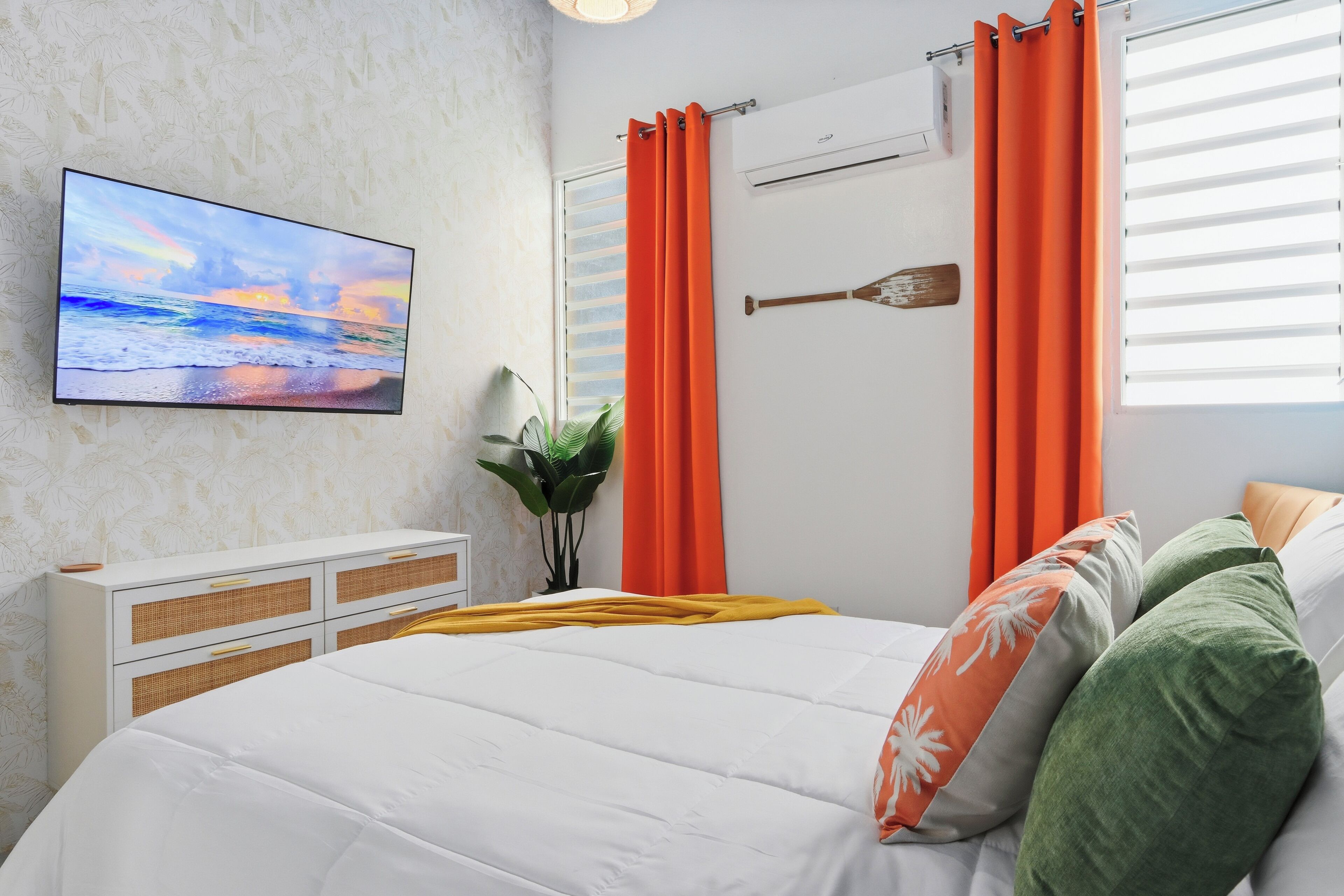 3 bedrooms, iron/ironing board, free WiFi, bed sheets