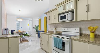 Insta-Funable House - Pool+Movies+Arcade+Mini-Golf