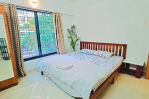 2 slaapkamers, een strijkplank/strijkijzer, wifi, beddengoed