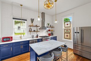 Mikrowelle, Ofen, Herdplatte, Geschirrspüler