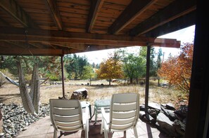 Terrace/patio - Spacious 5-bedroom house just outside Grangeville. (Grangeville)
