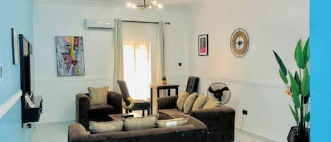 Family Apartment, Balcony, City View | Living area