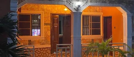 Fachada de la propiedad