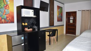 Kamar Double Deluks | Ruang kerja ramah laptop, setrika/meja setrika, dan Wi-Fi gratis