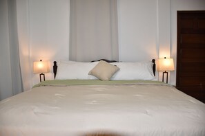 Deluxe Room | Individually furnished, desk, laptop workspace, iron/ironing board