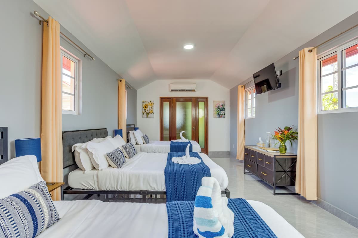 Chambre Familiale | Ameublement personnalisé, bureau