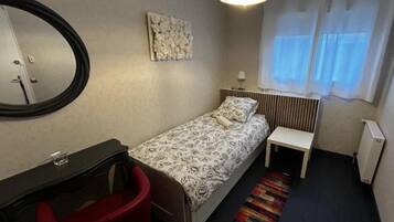 Fer et planche à repasser, Wi-Fi, draps fournis